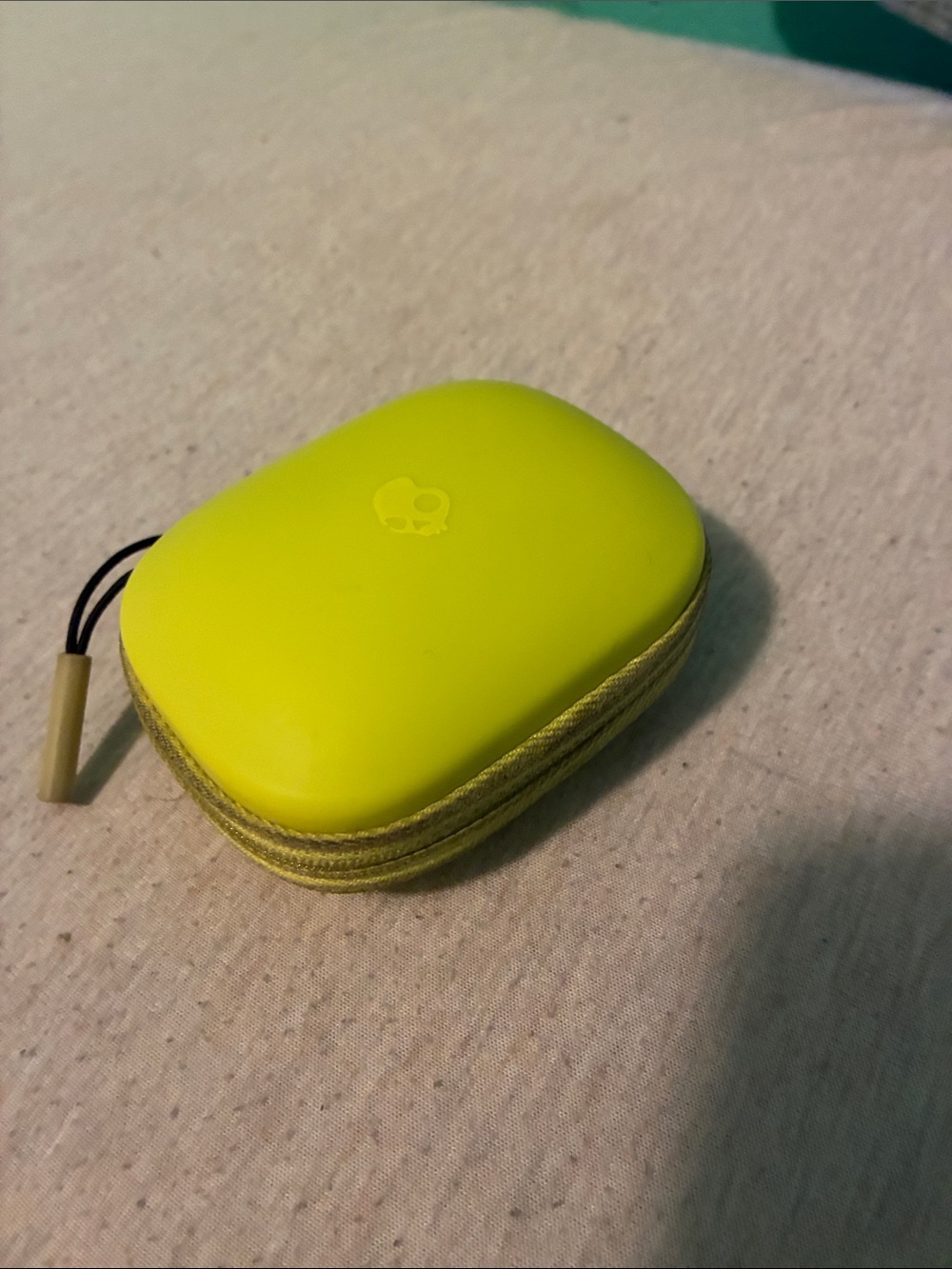 Skullcandy Bright Yellow Accessory Case
